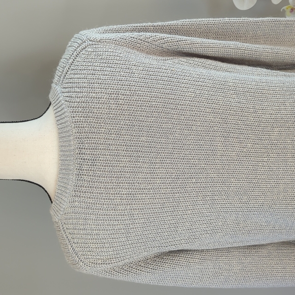 Banana Republic Butterfly Front Pullover Sweater Skyline Grey – Size M - Picture 6 of 9